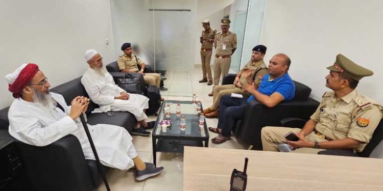 بہرائچ فساد متاثرین سے ملاقات کرنے جا رہے جمعیۃ علماء ہند کے وفد کو لکھنؤ ایئرپورٹ پر حراست میں لیا گیا