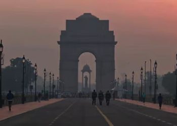 دہلی کی ہوا کا معیار 484 پر ‘شدید پلس’ پر پہنچ گیا؛ مرئیت 150ایم تک گر جاتی ہے۔