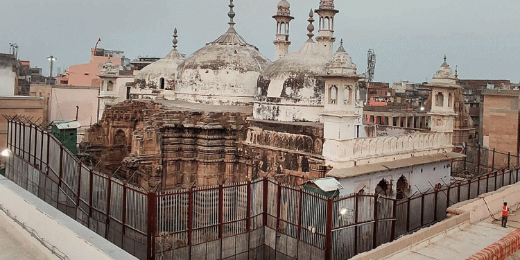 گیانواپی مسجد معاملہ میں ہندو فریق کی عرضی پر مسجد کمیٹی کوسپریم کورٹ کانوٹس