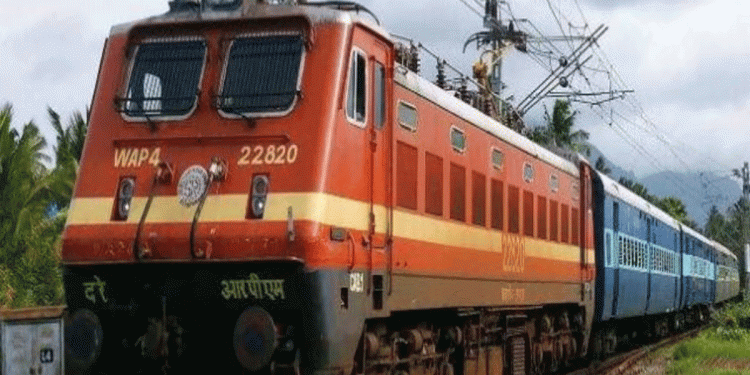 تہواروں کے موقع پر مسافروں کی سہولت کے لیے ریلوےسرگرم