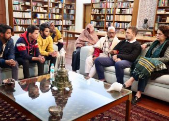 راہل اور پرینکا گاندھی کی سنبھل تشدد متاثرین سے ملاقات، انصاف کا عہد