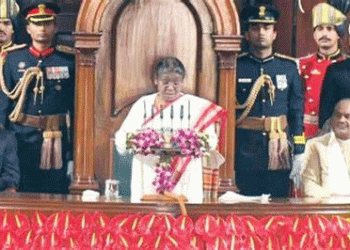 ہندوستان دنیا کی تیسری سب سے بڑی معیشت بننے کی راہ پر