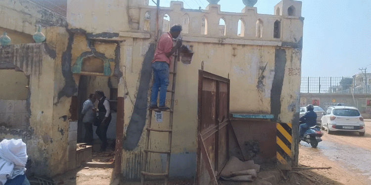 میرٹھ میں 168 سال پرانی  مسجد نصف شب میں  شہید