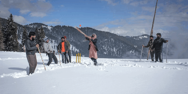 وادیٔ کشمیر کے حساس علاقوں میں موجود 50 سیاحتی مقامات بند