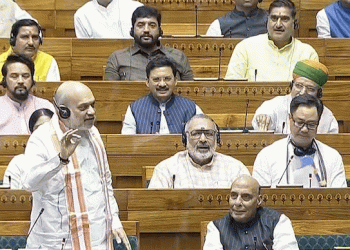 اپوزیشن کی مخالفت کے باوجود وقف ترمیمی بل لوک سبھا سے منظور