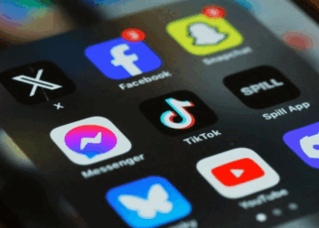 نیوزی لینڈ میں کم عمر بچوں کے سوشل میڈیا استعمال کرنے پر پابندی کی تجویز