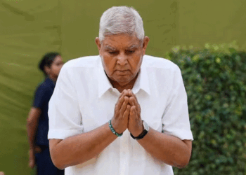 نائب صدر  دھنکھڑ کےاستعفیٰ کے بعد سیاسی حلقوں میں قیاس آرائیاں شروع  