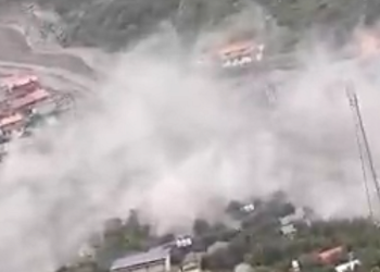 اُترکاشی میں بادل پھٹنے سے ہولناک تباہی، چند لمحوں میں 60 افراد لاپتہ، 4 کی ہلاکت، دل دہلا دینے والی ویڈیو منظر عام پر