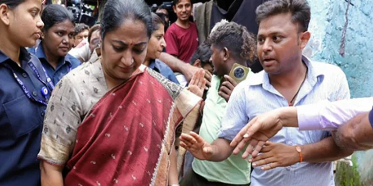 ریکھا گپتا پر حملہ: عینی شاہدین کے انکشافات، اپوزیشن کی شدید مذمت