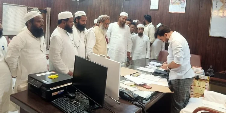 شراوستی: دینی مدارس پر کارروائی کے خلاف جمعیۃ علماء ہند کی ڈی ایم سے ملاقات، متعدد مدارس کی دوبارہ بحالی کا حکم