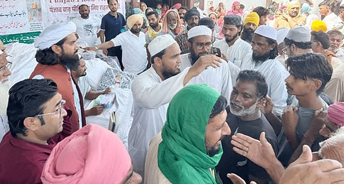 پنجاب اور جموں و کشمیر میں سیلاب زدگان کی مدد میں جمعیۃ علماء ہند سرگرم