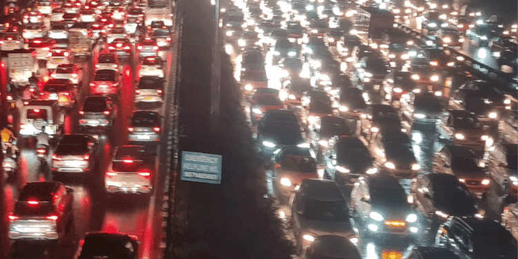 دھن تیرس اور دیوالی کے سبب زبردست ٹریفک جام