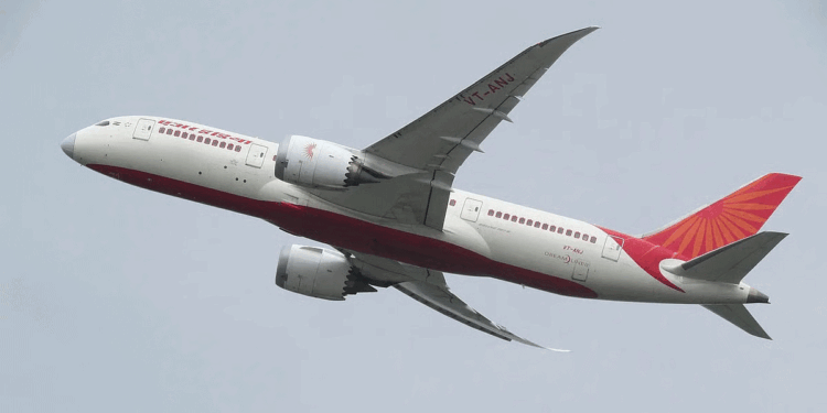 ایئر انڈیا فلائٹ کی برطانیہ میں ایمرجنسی لینڈنگ