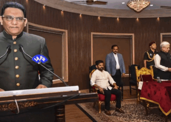 تلنگانہ حکومت میں مسلم وزیر کے طور پرمحمد اظہرالدین کی حلف برداری