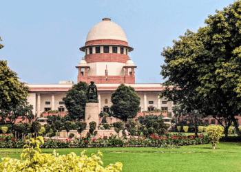 عدالتوں میں الزامات طے کرنے میں تاخیر پر سپریم کورٹ برہم