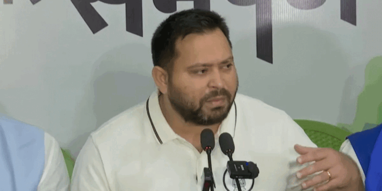 مہا گٹھ بندھن کے اقتدار میں آنے پر پنچایت کے نمائندوں کو  پنشن اور انشورنس کور دینے کا وعدہ