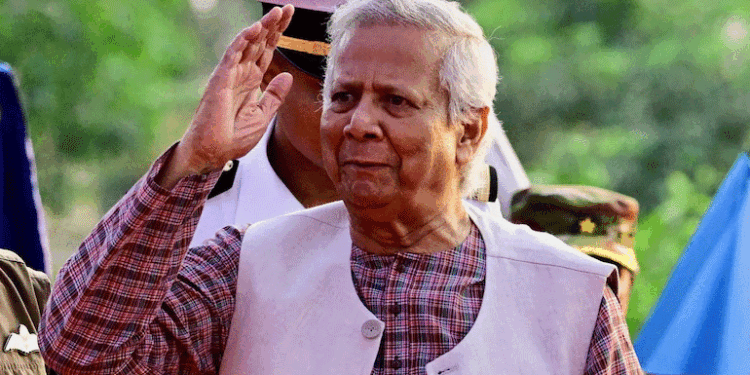 بنگلہ دیش کےعبوری سربراہ کے گھر کے باہر بھاری نفری تعینات