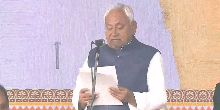 وزیراعلیٰ کی شکل میں  10ویں بار  نتیش کمارکی حلف برداری