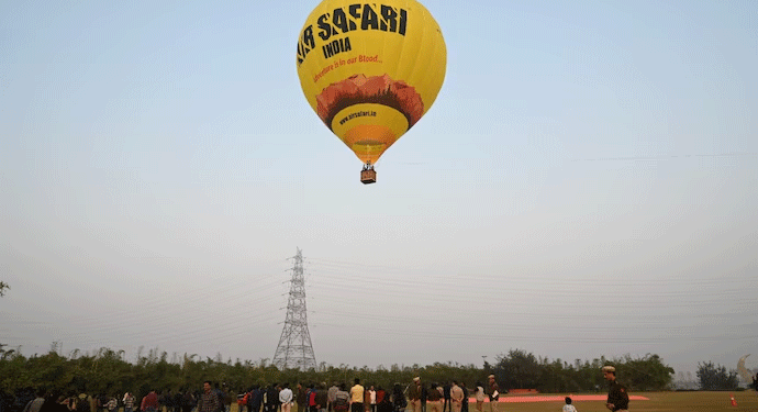 دہلی میں ہوا ’ہاٹ ایئر بیلون پرواز‘ کا آغاز