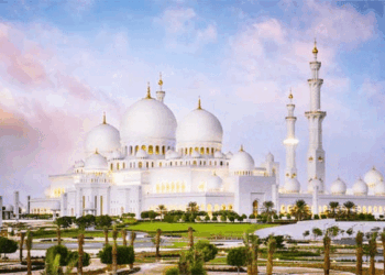 امارات کی تمام مساجد میں جمعہ کی نماز کا یکساں وقت مقرر