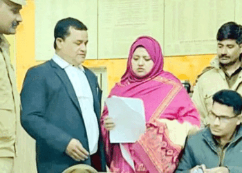 نتیش کمار اورسنجے نشاد  کیخلاف  سمیہ رانا کی پولیس میں شکایت