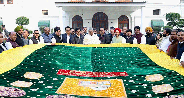 کھڑگے نے اجمیر شریف درگاہ کے لیے چادر بھیجی