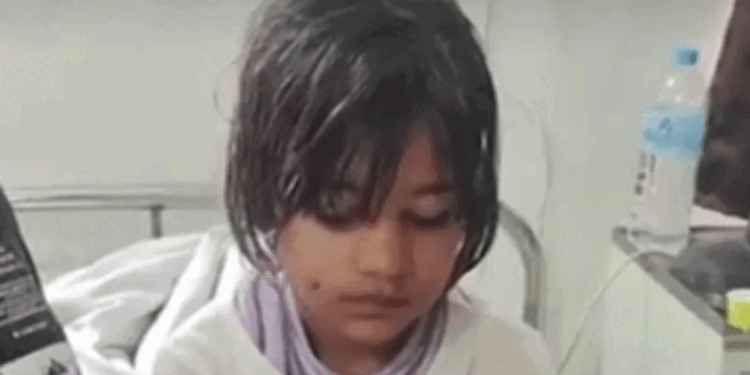 آوارہ کتے سےلڑ کر 8 سالہ بہن نے بچائی 5 سالہ بھائی کی جان