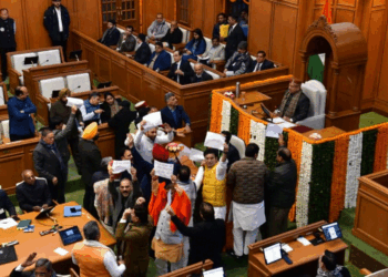 دہلی اسمبلی میں آلودگی پر ہنگامہ