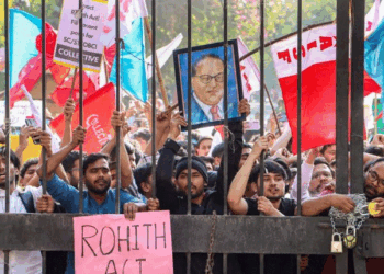 جے این یو میں احتجاجی مارچ کے دوران جھڑپ