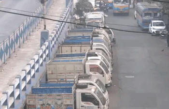 نئے لیبر قوانین کے خلاف ٹریڈ یونینوں کا بھارت بندآج