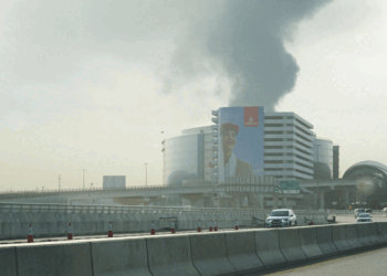 دبئی انٹرنیشنل ایئرپورٹ پر ڈرون گرنے کے بعد زوردار دھماکہ