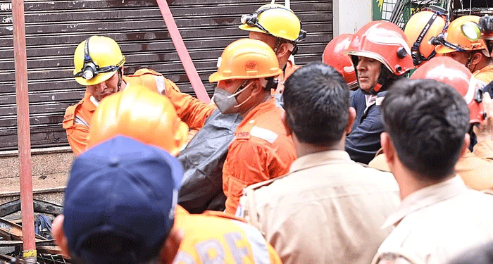 دہلی میں آگ لگنے سے3بچوں سمیت 9 افراد ہلاک