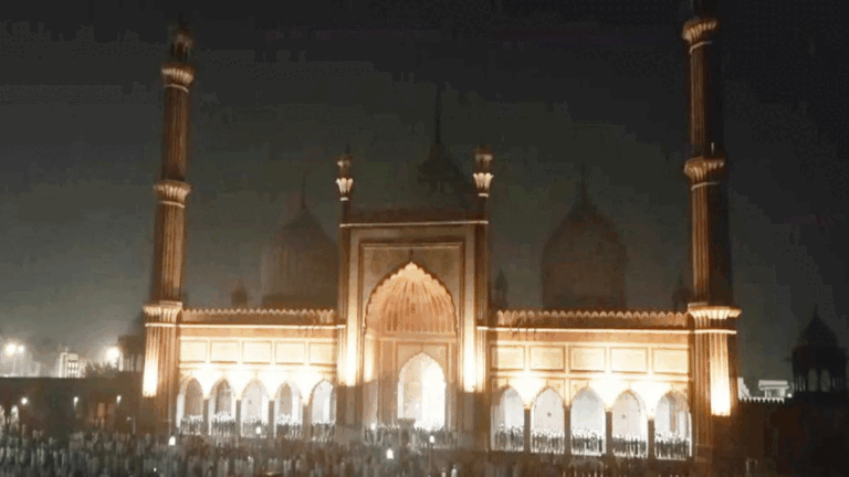 دہلی سمیت ملک بھر میں عید کی دھوم