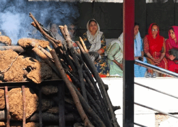 دہلی کے گرین پارک میں  ہریش رانا کی آخری رسومات ادا