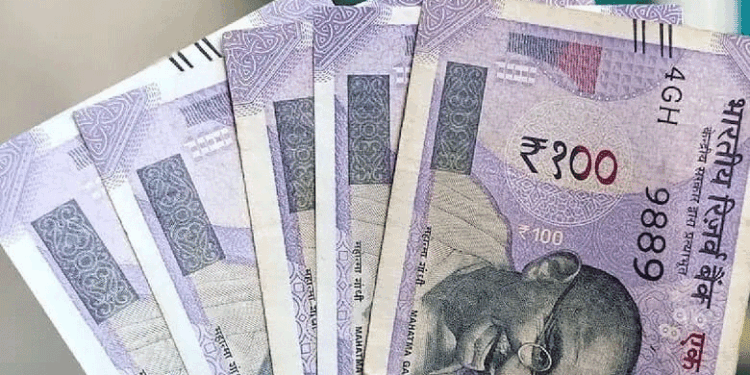 سیاسی کشیدگی کے سبب ڈالر 92 روپے سے زیادہ مہنگا