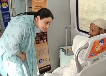 عازمینِ حج کی میٹرو کے ذریعے ایئرپورٹ روانگی