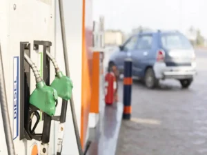ملک بھر میں پٹرول اور ڈیزل کی قیمتوں میں ایک بار پھر اضافہ
