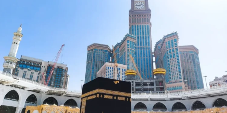 اب حج کمیٹی سے عمرہ کا سفر بھی ممکن ۔ فیصلہ جلد متوقع