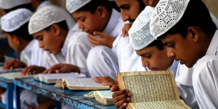 مغربی بنگال میں غیر منظور شدہ مدارس کا جائزہ لینے کا فیصلہ