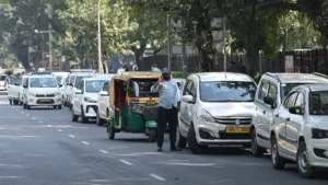 ایپ پر مبنی کیب اور آٹو کے من مانی کرایوں پر 2 ہفتے میں رپورٹ طلب