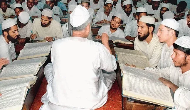 اتر پردیش  میں  کامل اور فاضل کی ڈگریوں کو غیر معتبر قرار دیے جانےکا اندیشہ 