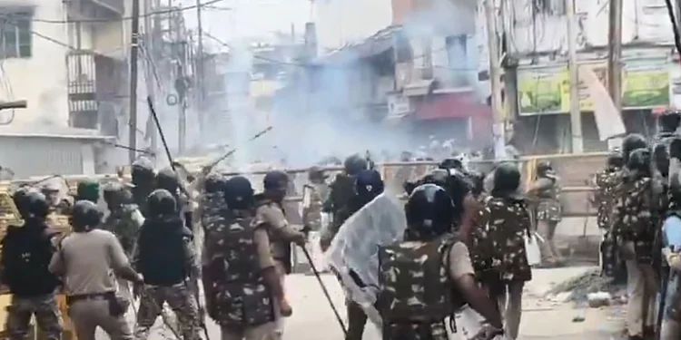 اجین شاہی مسجد پر بلڈوزر کارروائی کے خلاف احتجاج