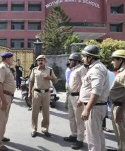 دہلی کے کئی اسکولوں کو  بم سے اڑانے کی دھمکی، پولیس تحقیقات شروع