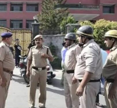 دہلی کے کئی اسکولوں کو  بم سے اڑانے کی دھمکی، پولیس تحقیقات شروع