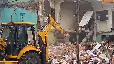 ضلعی عدالت کے حکم پرسہارنپور کلکٹریٹ احاطے میں واقع مسجد منہدم